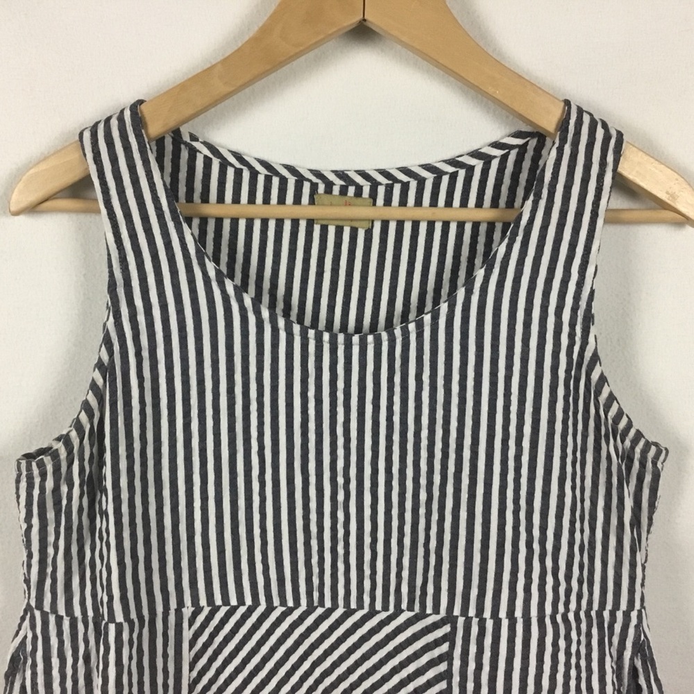 Tulip Seersucker Striped Dress - Picture 4 of 15